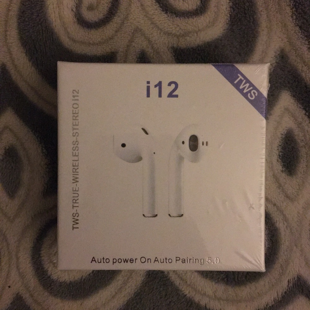 i12 Wireless Bluetooth Earbuds - White